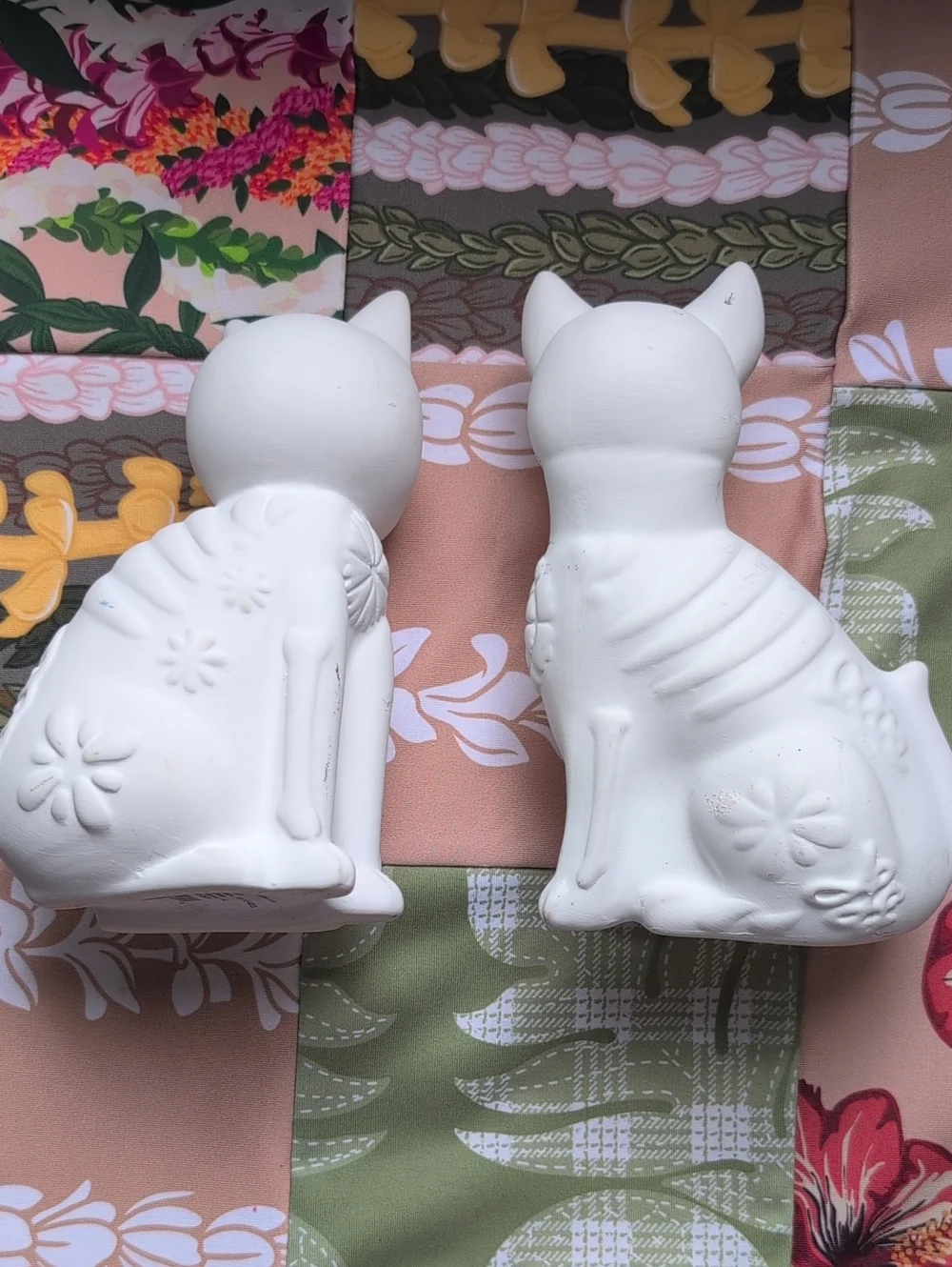 White DIY Ceramic Cat & Dog Figurine Set Halloween 🎃 Decor